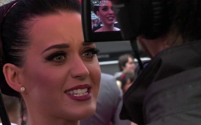 Katy Perry Reveals Pregnancy