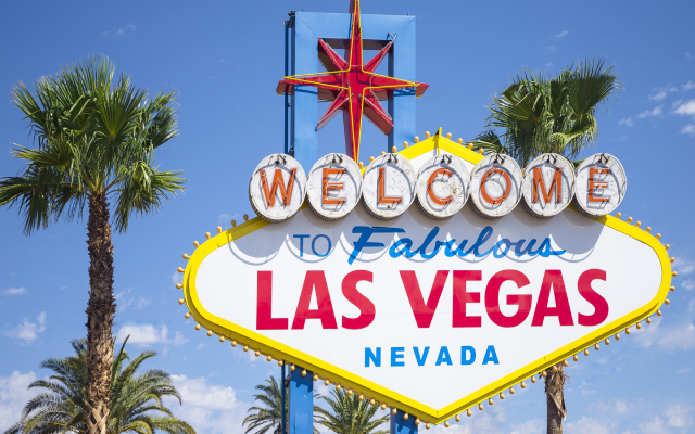Vegas Casino Owner Offers 1,000 Free Flights