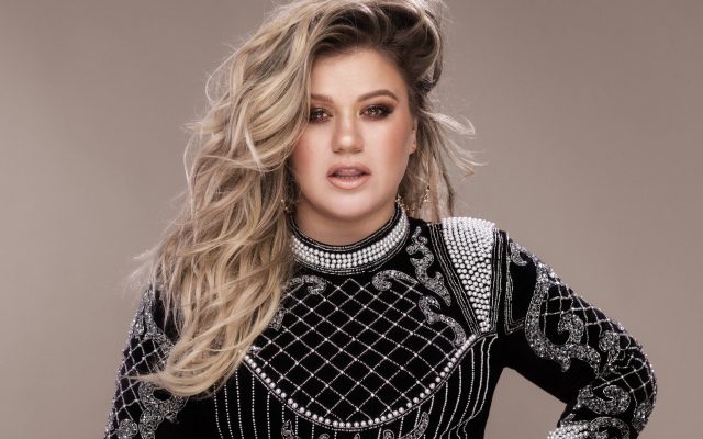Kelly Clarkson Takes Vegas Girls’ Trip After Divorce Battle Win