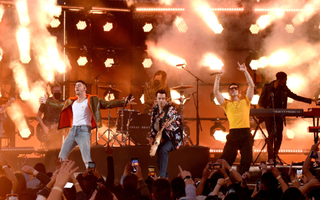 Jonas Brothers Perform Free Concert At Rock & Roll Hall Of Fame